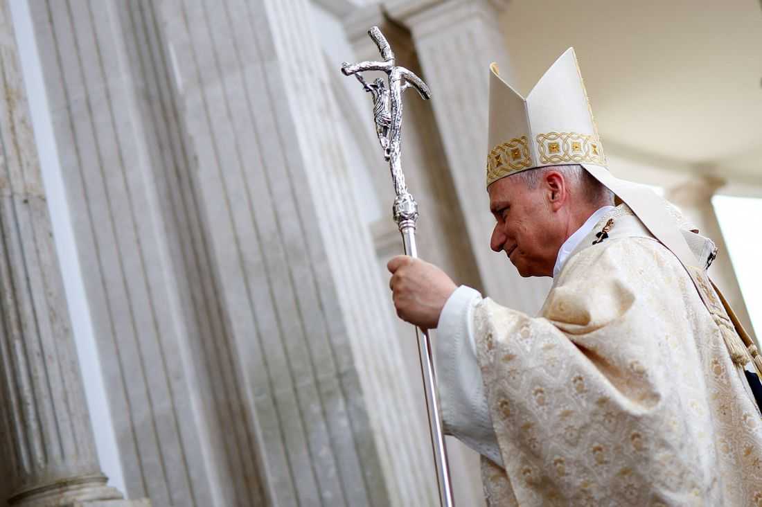 Pope Leo visits prison to shouts of 'freedom' on cinematic last day in Africa