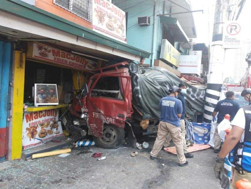 2 dead, several injured in multi-vehicle collision in Marikina City