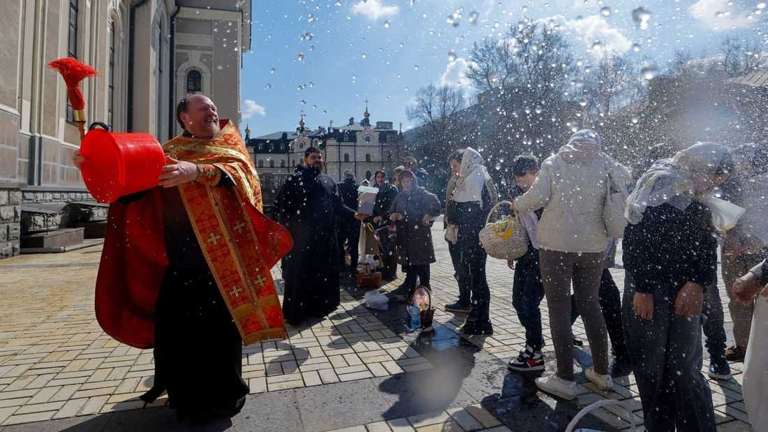 Russia, Ukraine trade accusations of Orthodox Easter ceasefire violations