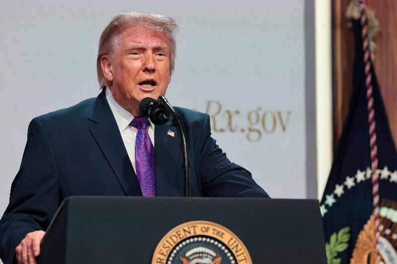 Donald Trump says 'good chance' of Iran nuclear deal after delaying strike