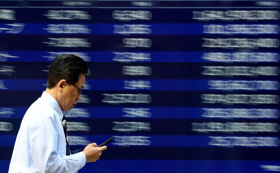 Stocks rise sharply, oil and dollar slip on Middle East peace hopes