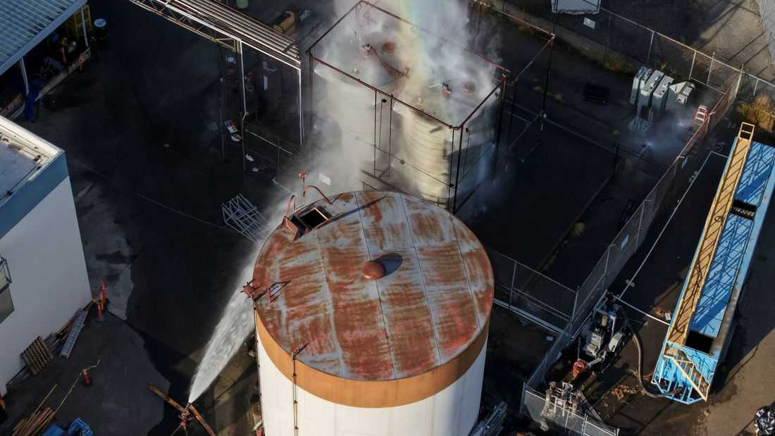 Thousands evacuated in Southern California due to failing chemical tank
