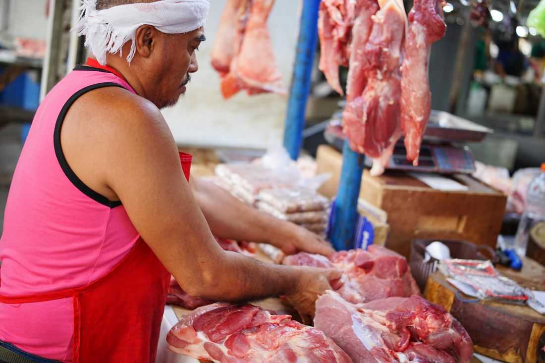 Marcos raises pork minimum access volume amid supply gap