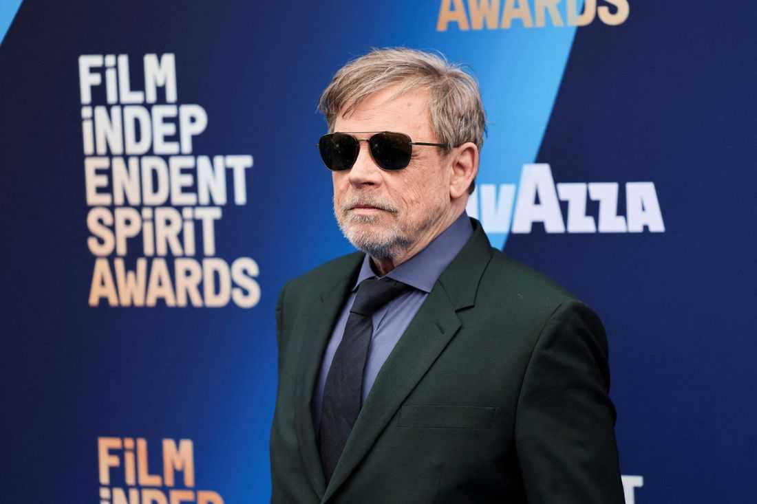 White House calls Mark Hamill  'sick' after actor posts Trump gravesite image