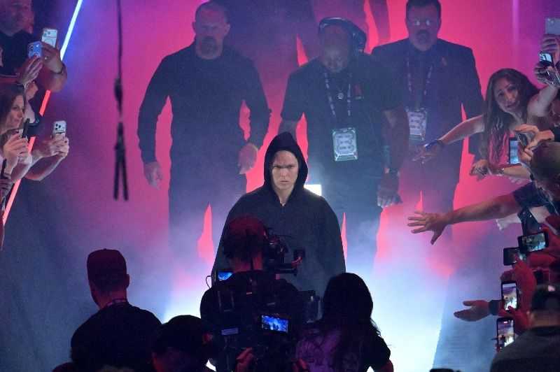 Mixed Martial Arts-Rousey rolls back the clock to submit Carano in 17 seconds