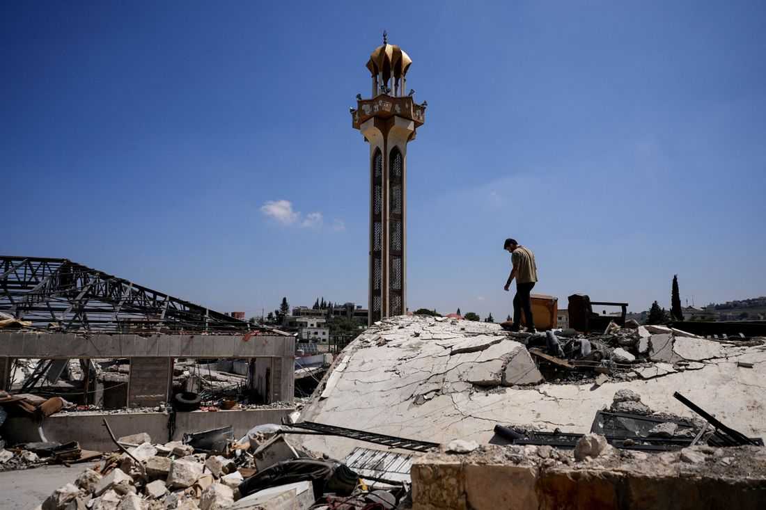 Trump criticizes Israel's tactics in Lebanon, says it is killing civilians