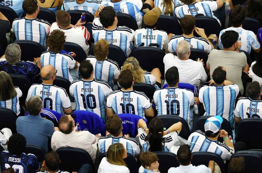 Soccer-Argentina sings collective happy birthday to Messi
