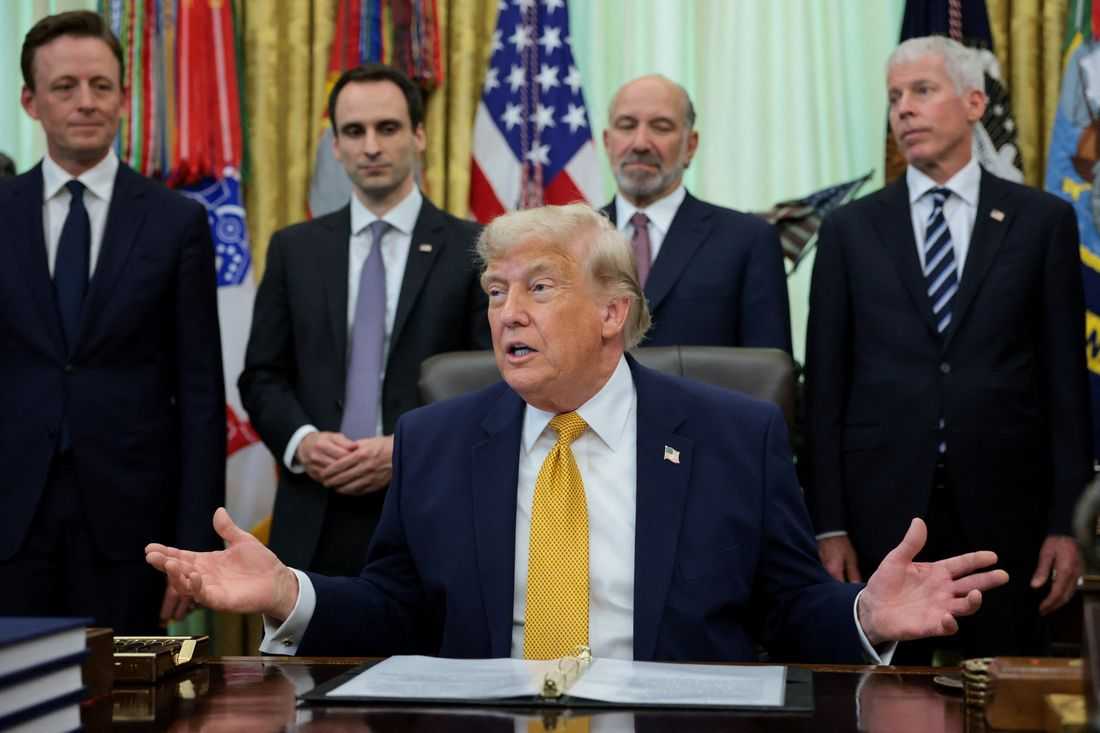 Trump signs orders calling for powerful quantum computer, targeting 2028