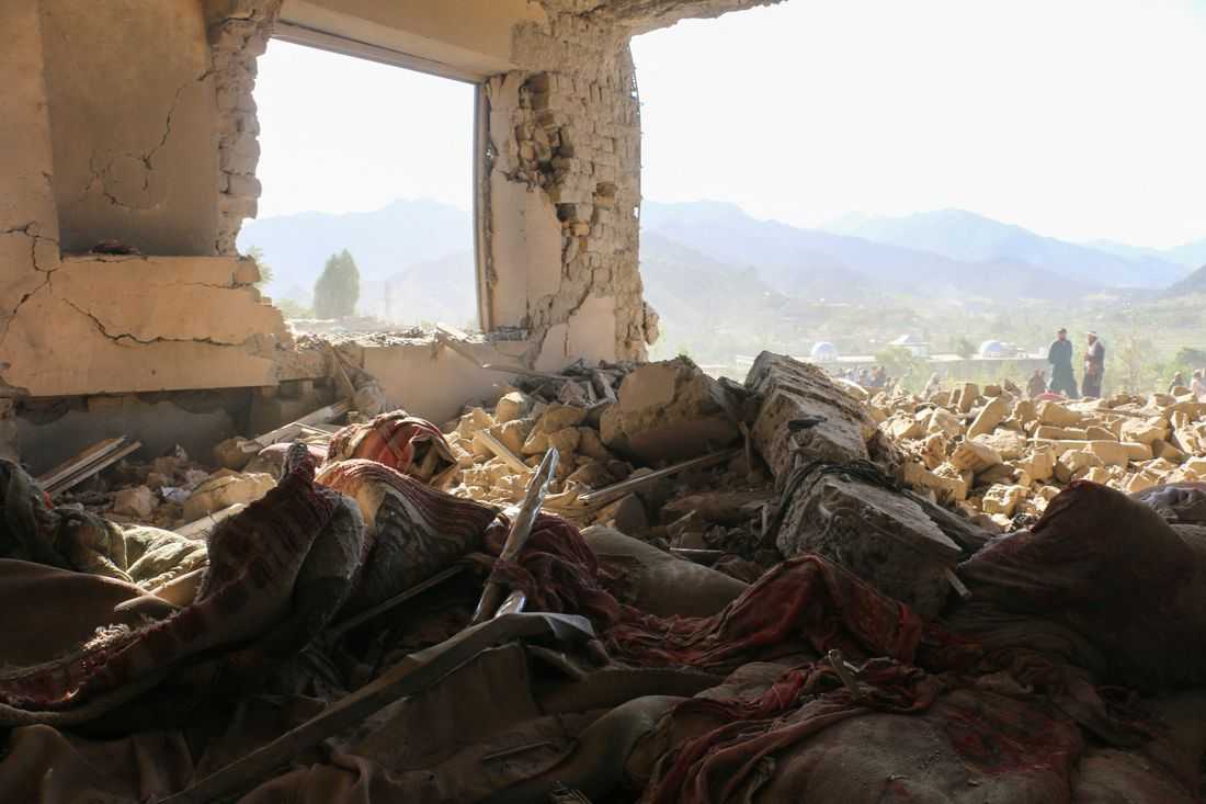 Pakistan forces kill 29 militants in border operation, Kabul says dozens of civilians dead