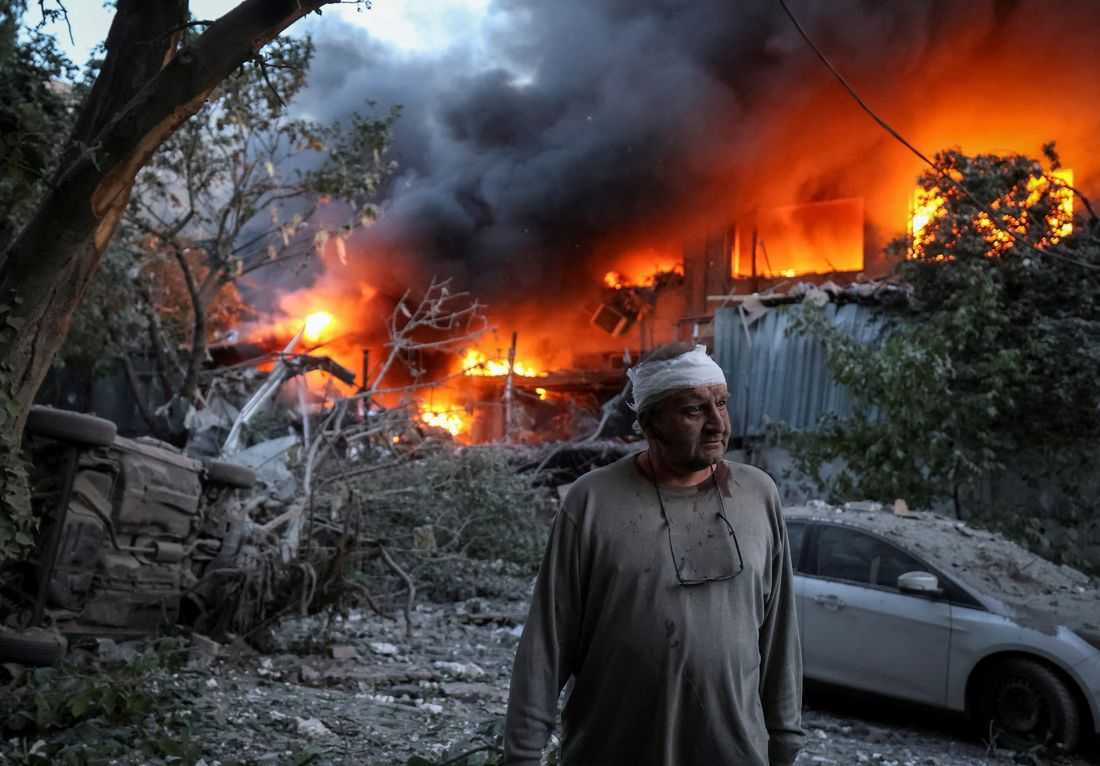 At least 23 killed in Russian attack, Ukrainian president says new assault possible