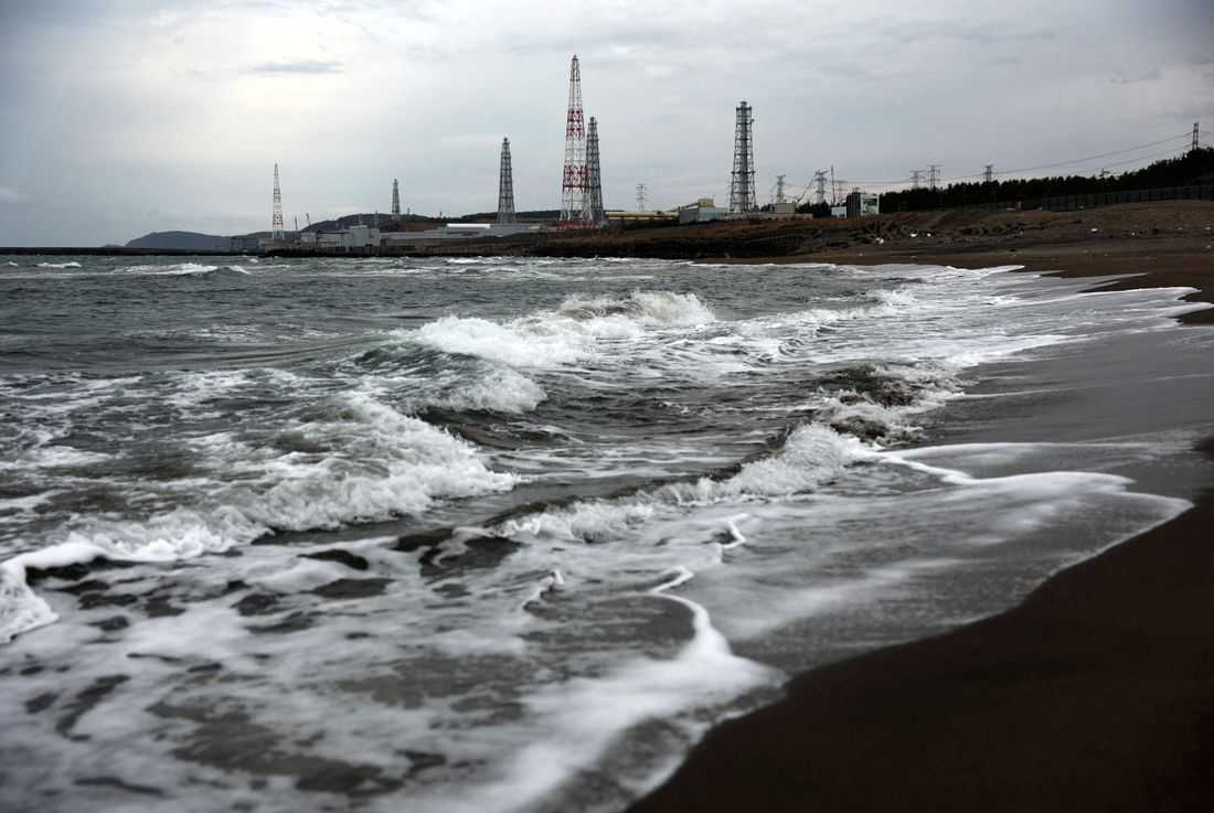 Japan proposes rebuilding ageing nuclear plants to meet power demand