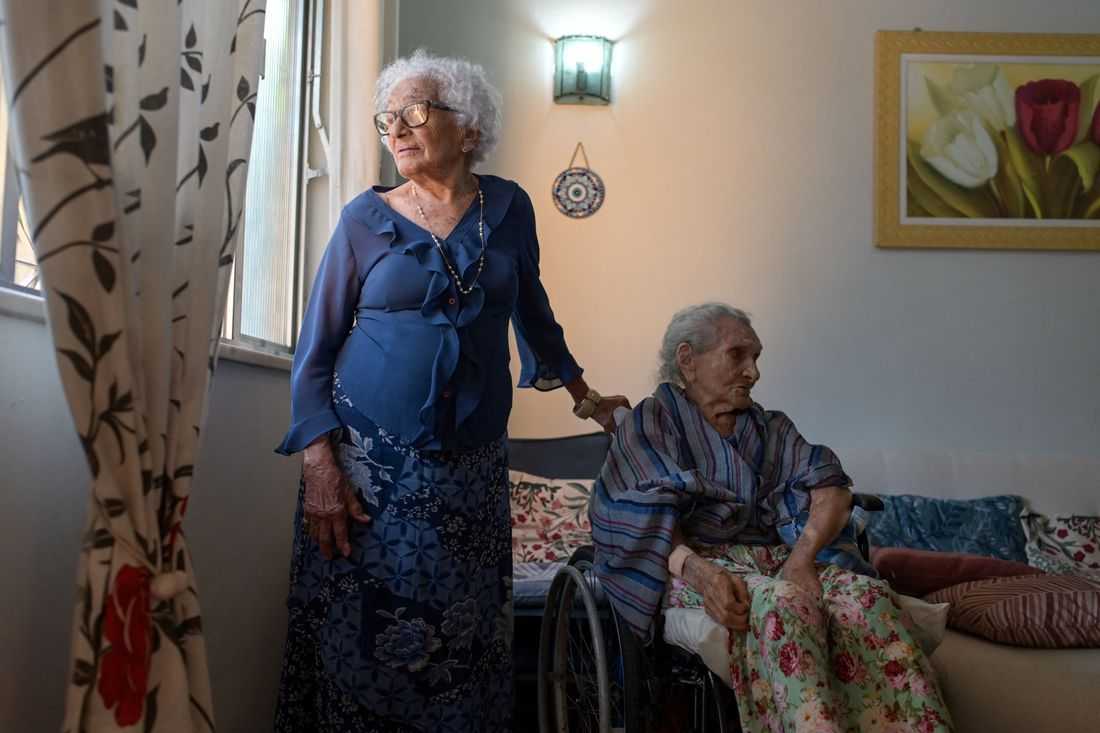 Scientists seek clues to longevity from three Brazilian sisters over 100
