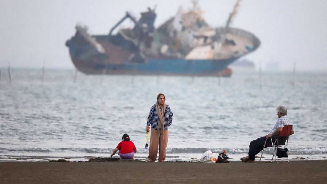 US attacks Iranian coastal sites after Iran launches drones in latest flare-up