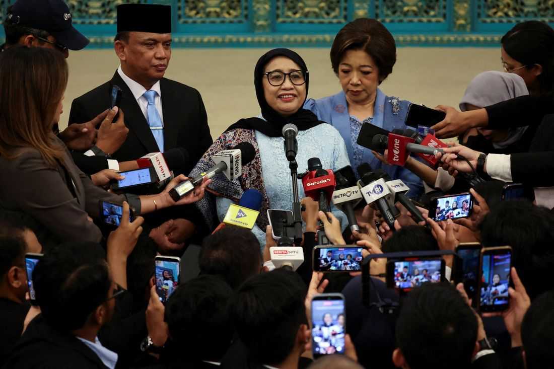 Chief of Indonesia's troubled free meals agency resigns on health grounds