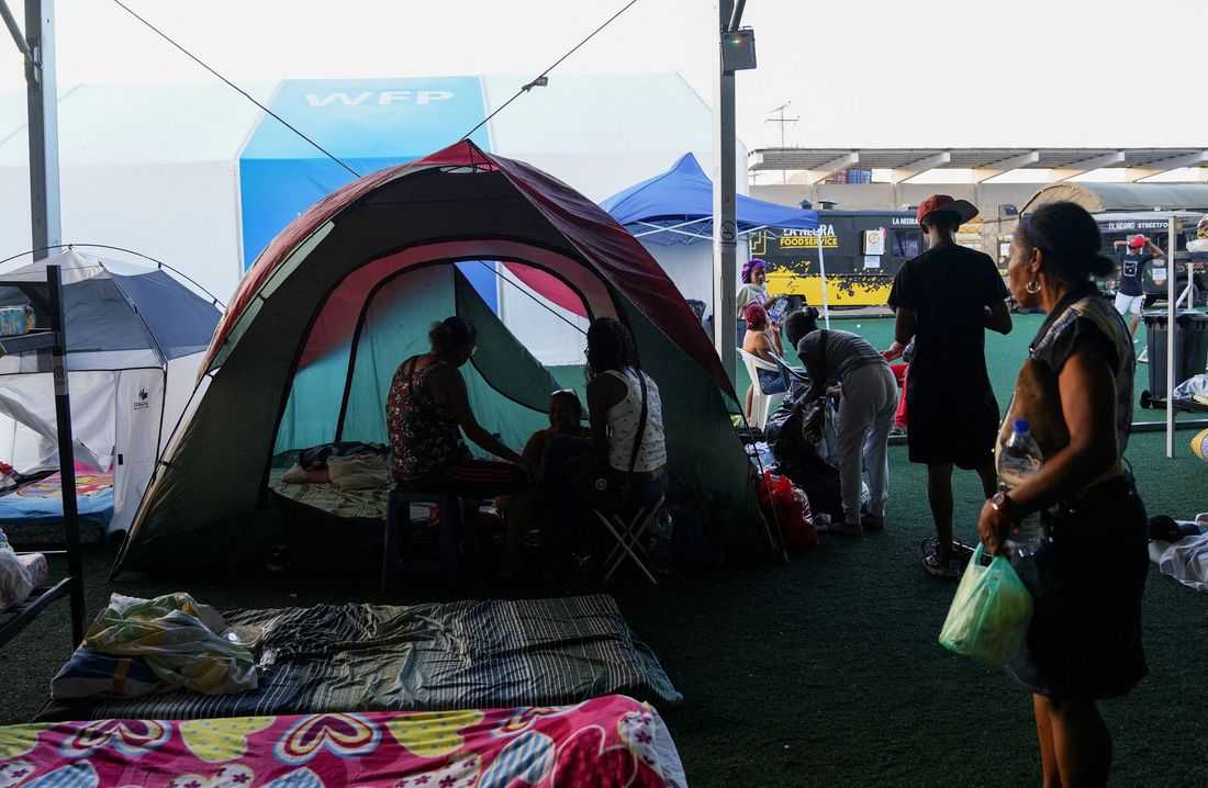 Overcrowded shelters, poor water access pose health risks after Venezuela quakes, PAHO says