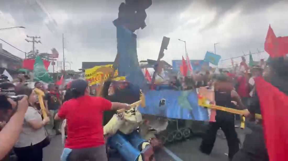PBBM, Trump effigies destroyed by protesters amid SONA 2026 rally