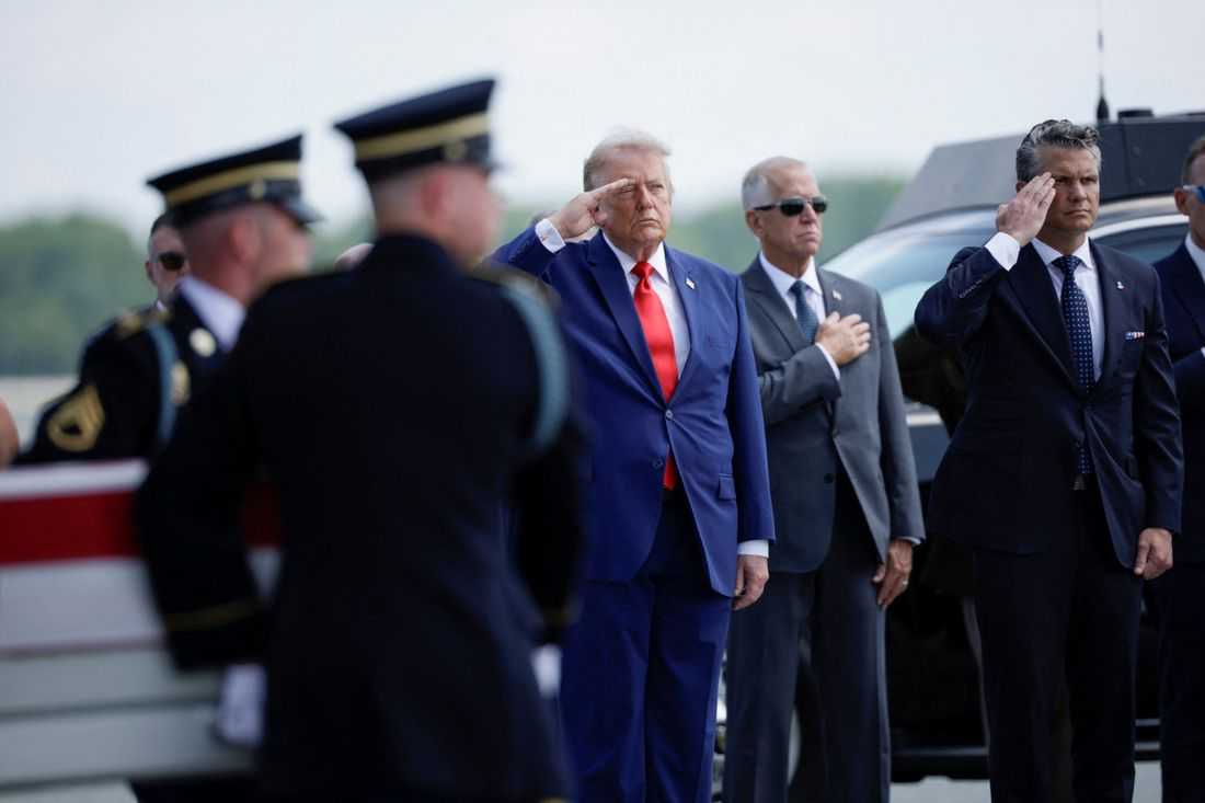 Trump attends return of US soldiers killed in Iran war