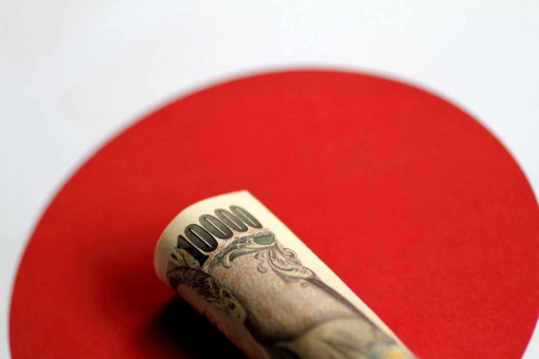 Japan to announce Tokyo, Washington took joint action on yen, sources say