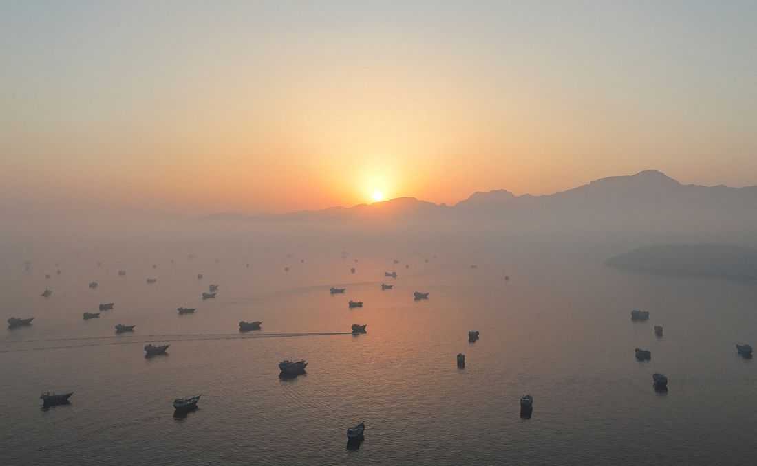 Hormuz traffic slows as uncertainty over waterway persists