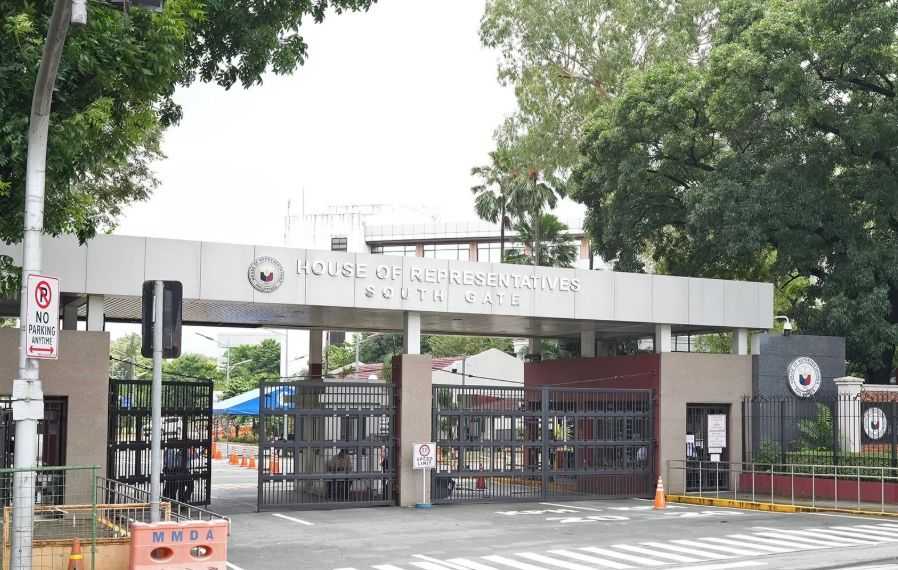Workers' barracks at House of Representatives hit by fire