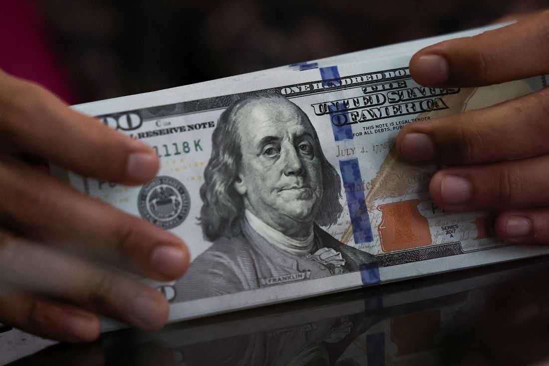 Dollar feeble as rate hike bets dwindle, Iran war worries grow