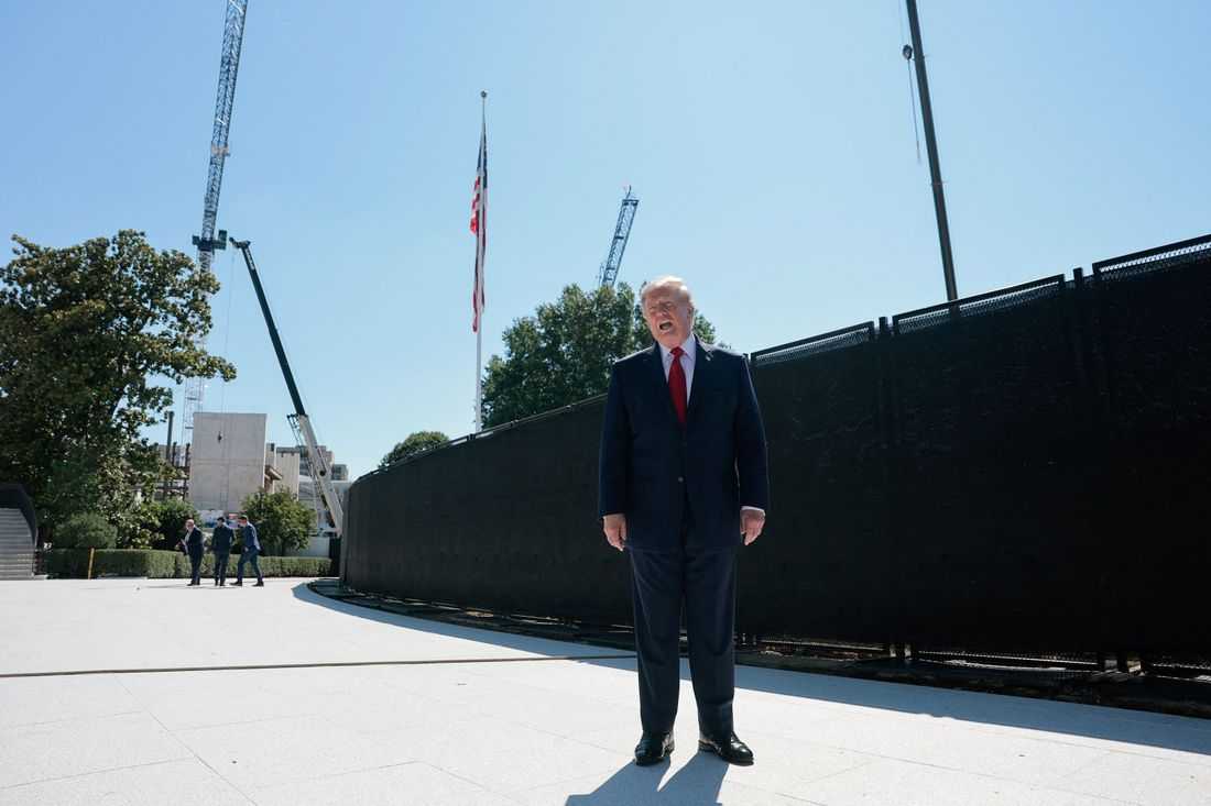 Trump signs memo to help drastically boost US space launches