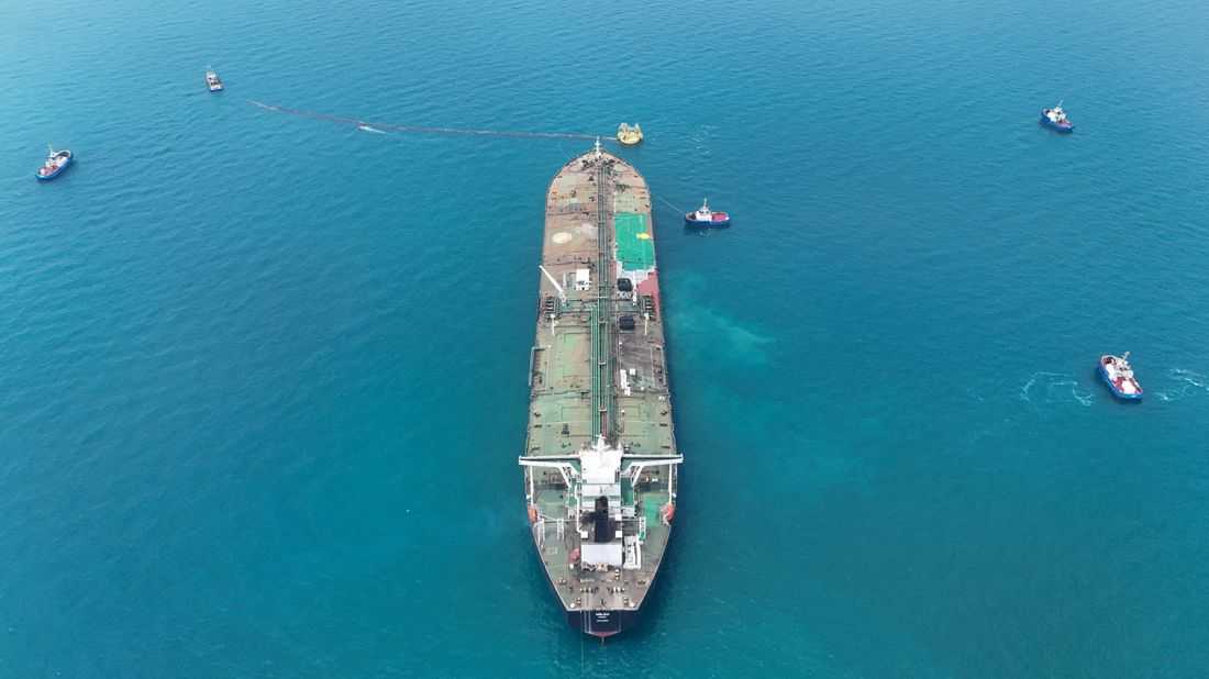 Oil extends gains on little sign of progress in US-Iran talks