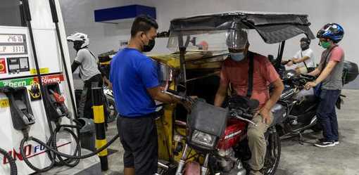 Oil firms cut prices on Tuesday