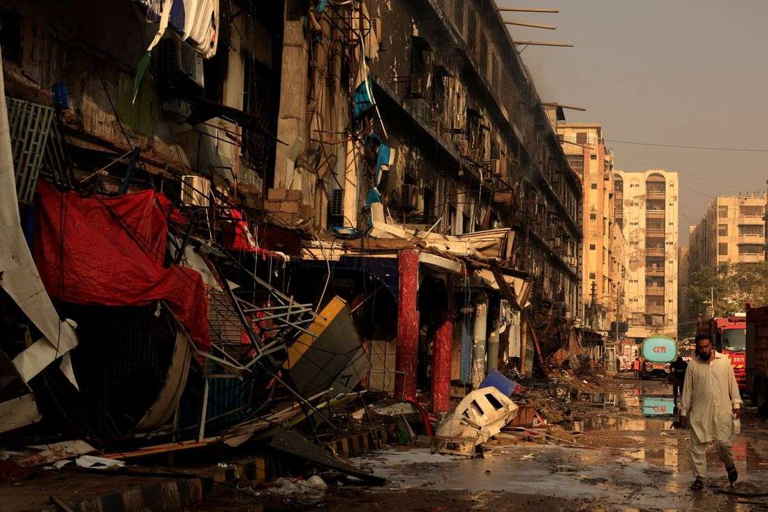 Death toll in Karachi mall fire climbs to around 50, official says