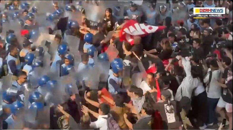 Tension erupts between militant groups, police during Trillion Peso March 3 rally; 2 arrested