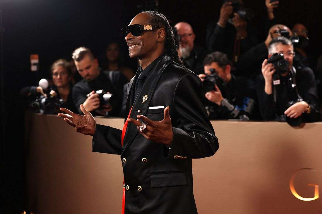 Soccer-Snoop Dogg targets Premier League future for Swansea