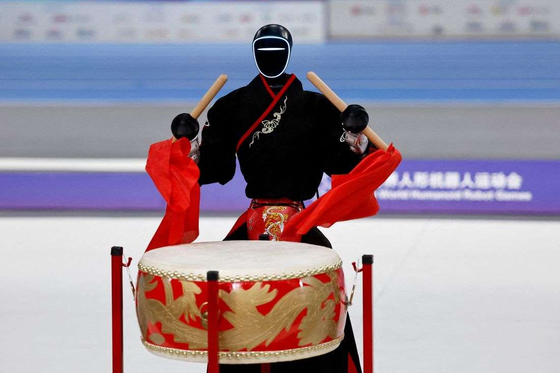 Chinese robot makers ready for Lunar New Year entertainment spotlight