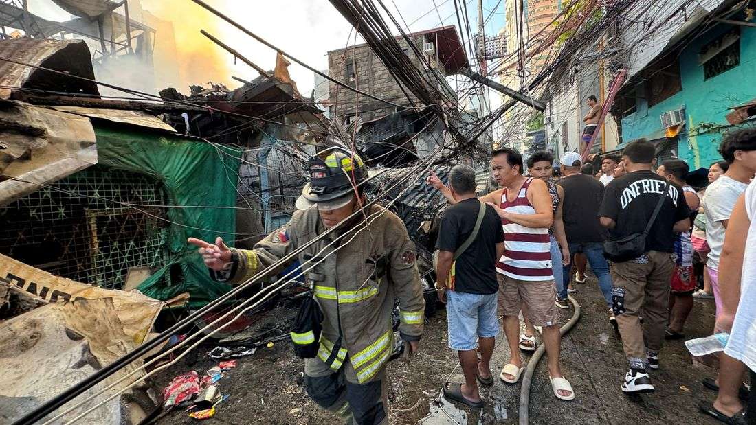 4th alarm fire hits residential area in Sta. Cruz, Manila