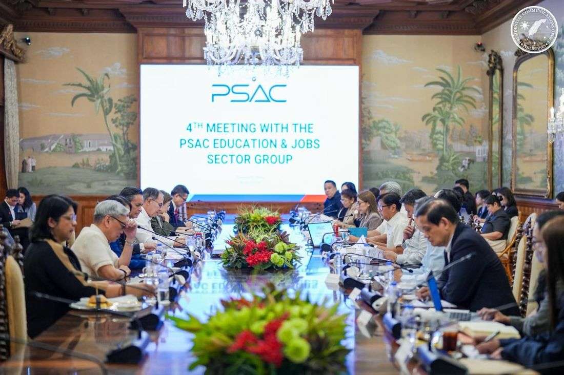 Private sector uges faster hiring in gov't, private firms