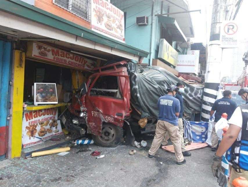 2 dead, several injured in multi-vehicle collision in Marikina City