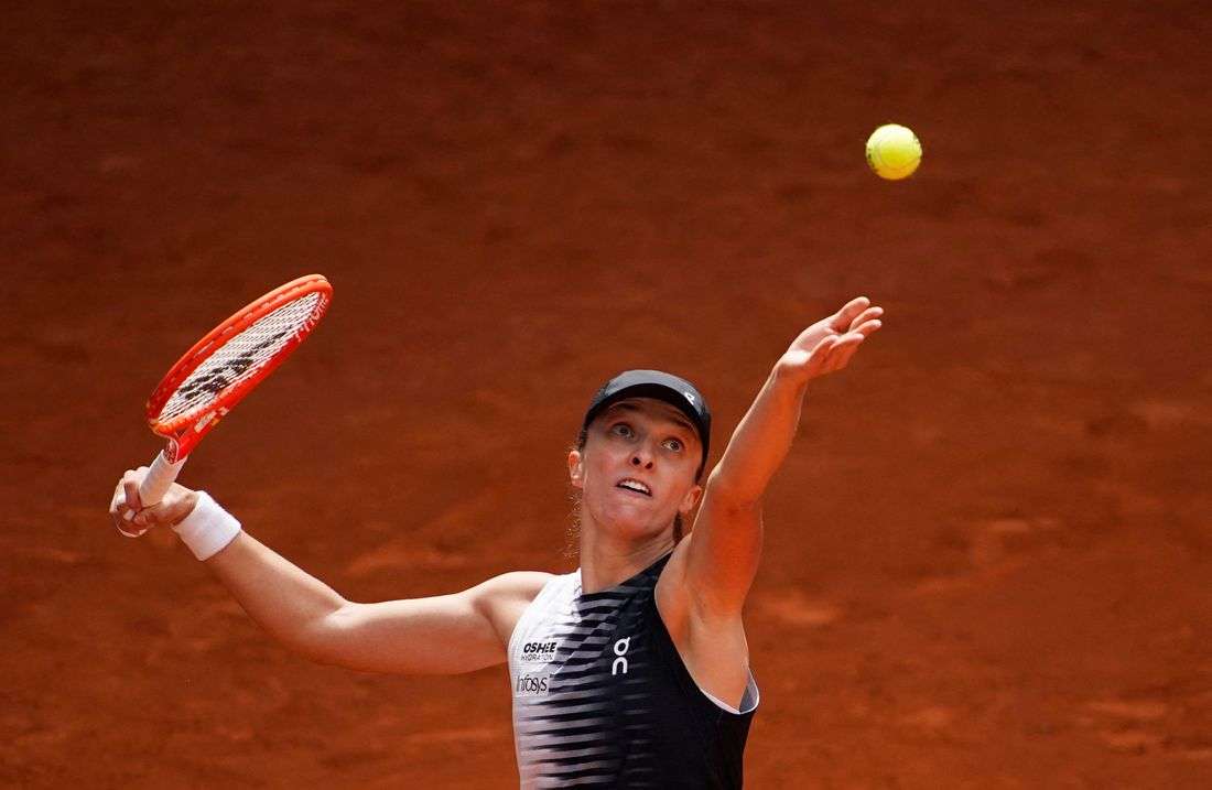 Tennis-Swiatek retires from Madrid Open due to illness
