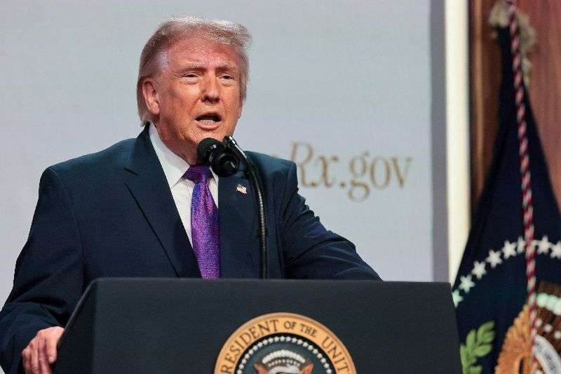 Donald Trump says 'good chance' of Iran nuclear deal after delaying strike