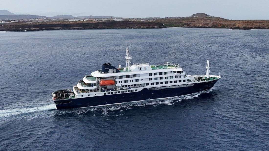 Countries scramble to track passengers of virus-hit cruise ship