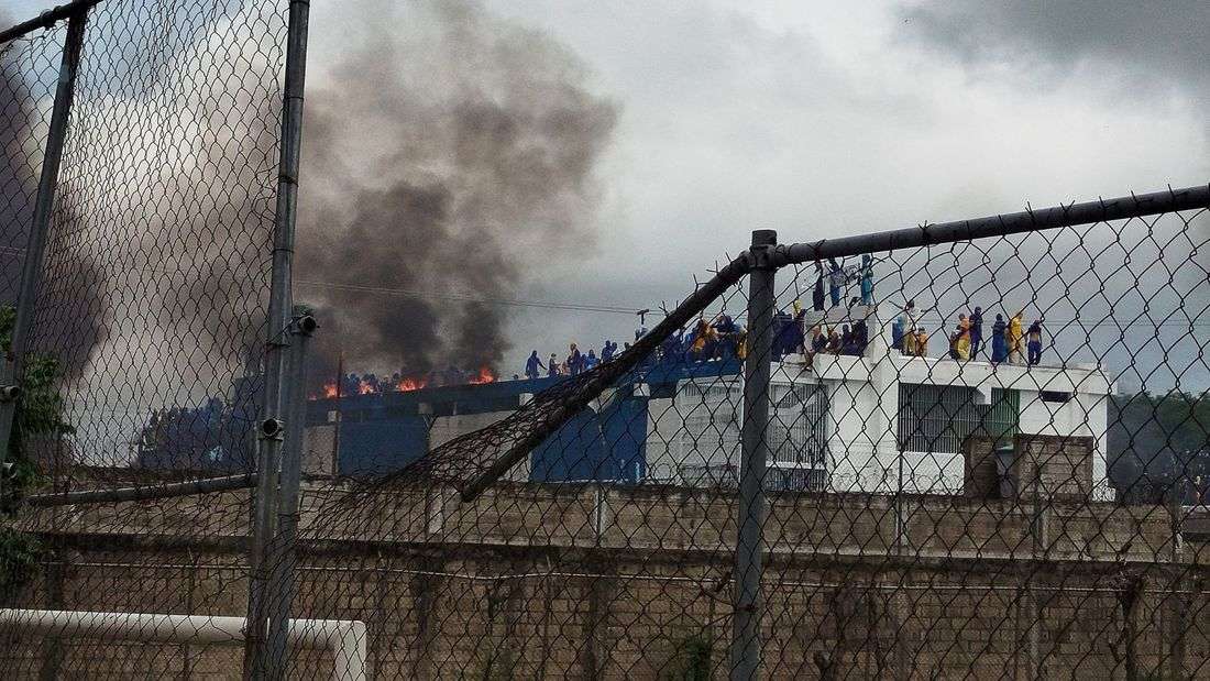 Venezuelan inmates take to prison roof to protest shootings, abuse