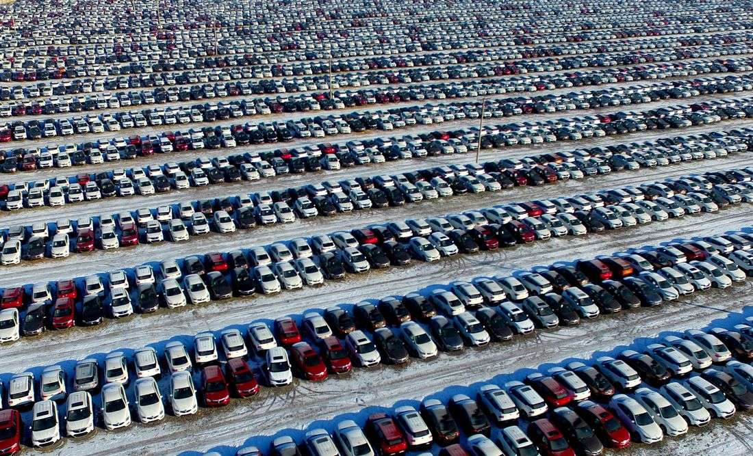 China's car sales drop for seventh month in April; exports roar