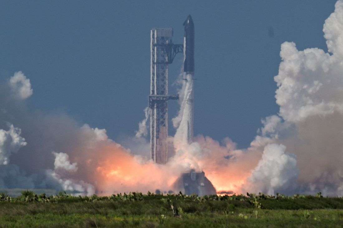 SpaceX's upgraded Starship V3 completes debut test flight from Texas