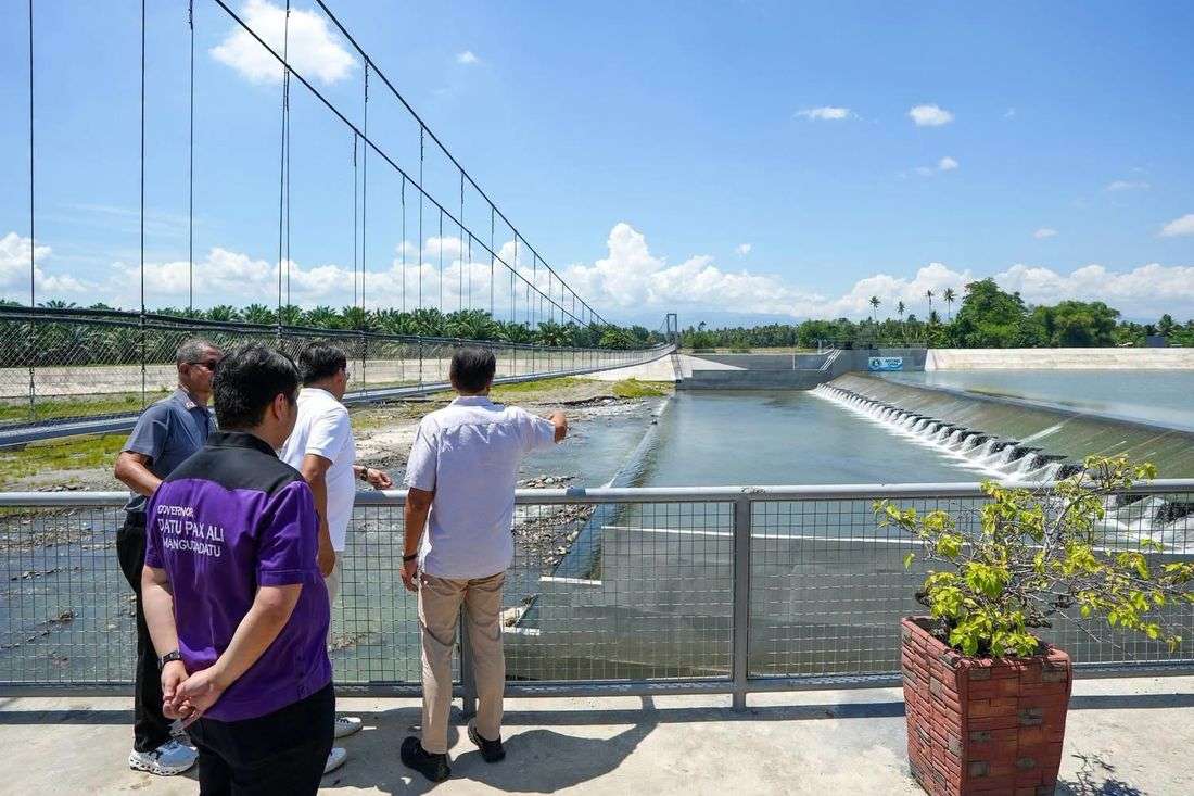 Marcos inaugurates dam in Sultan Kudarat, turns over aid in South Cotabato
