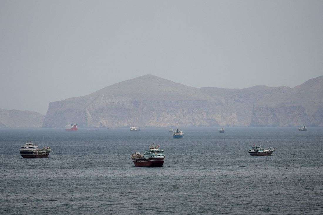 Oil slips again as US, Iran sign peace deal