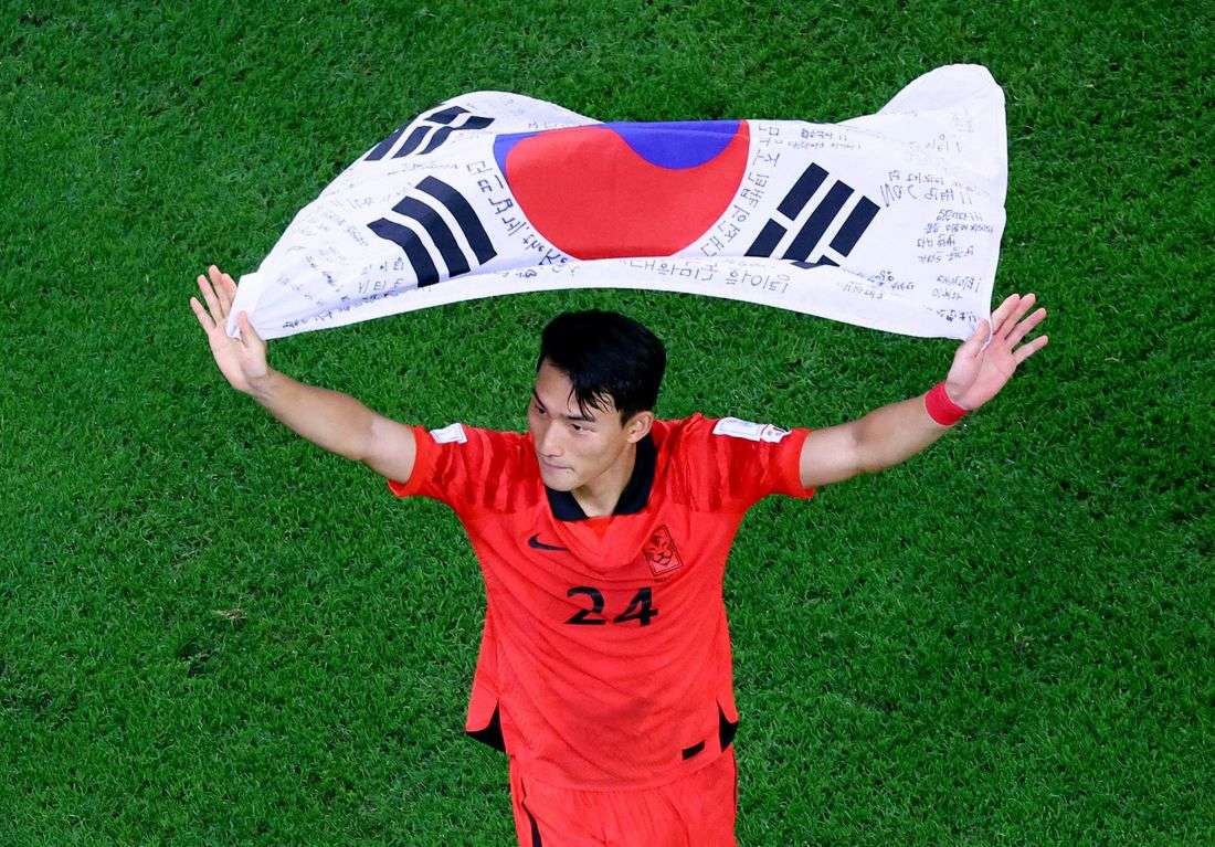 Soccer-South Korea defender Cho ruled out of World Cup