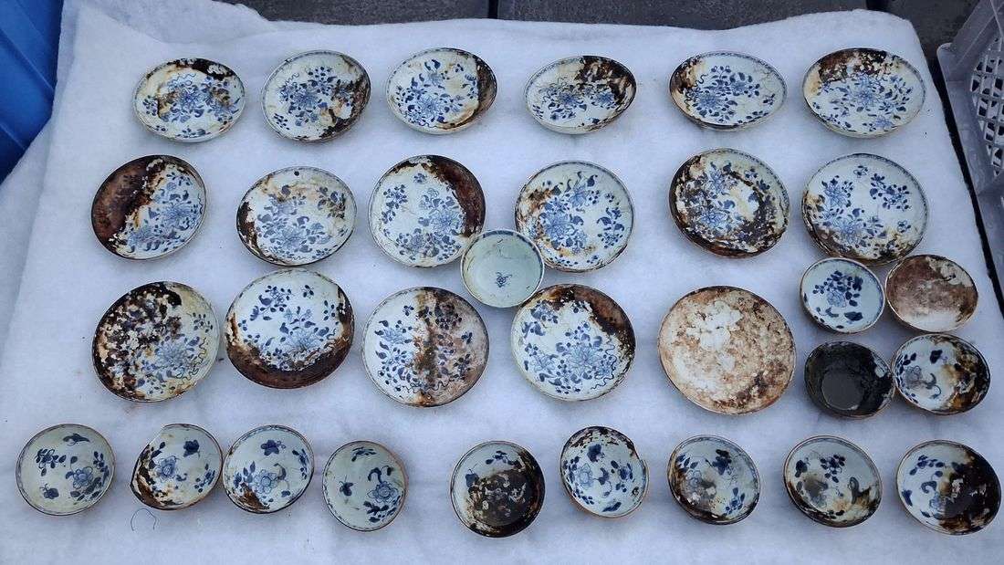 Norway recovers porcelain, chandeliers from 18th century shipwreck