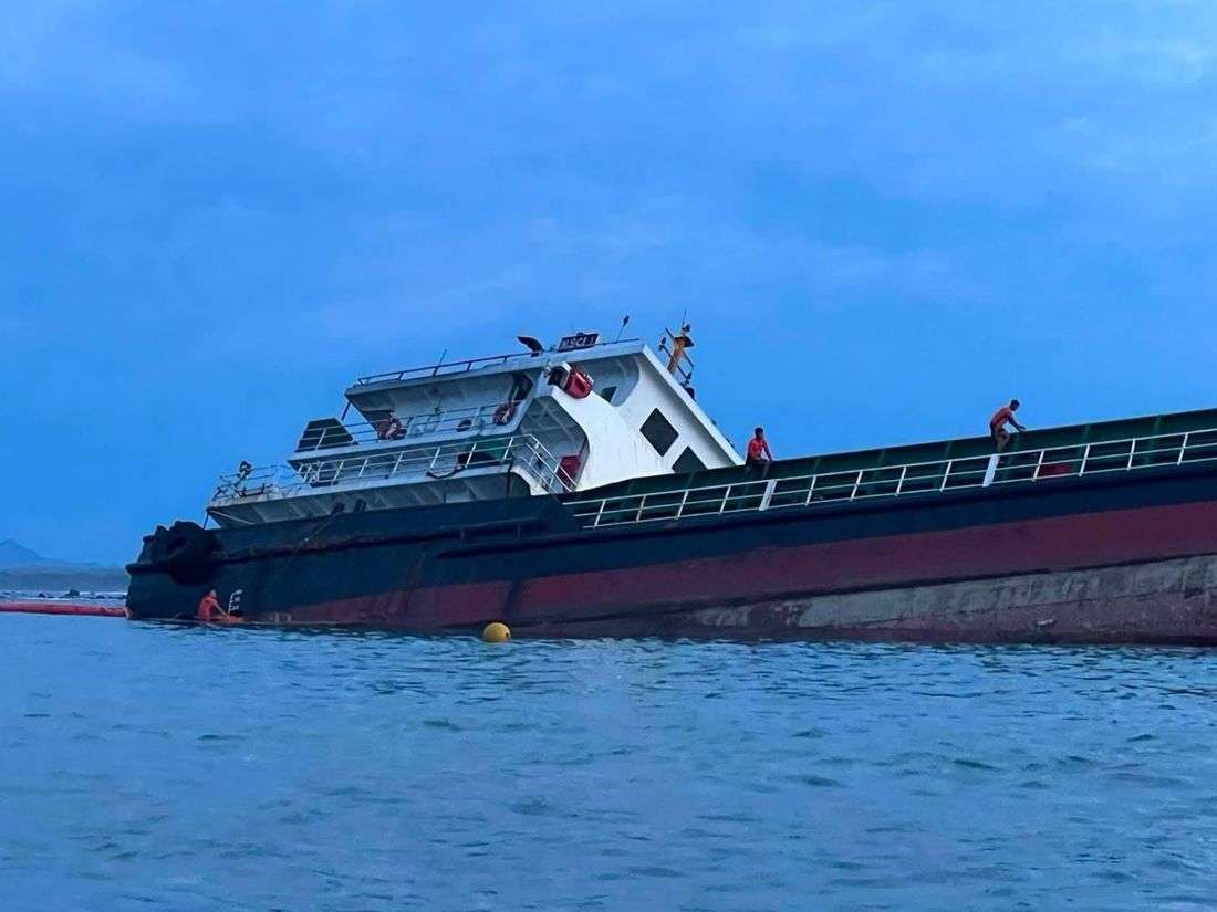 Oil spill monitored off Badoc, Ilocos Norte after cargo vessel emergency beaching
