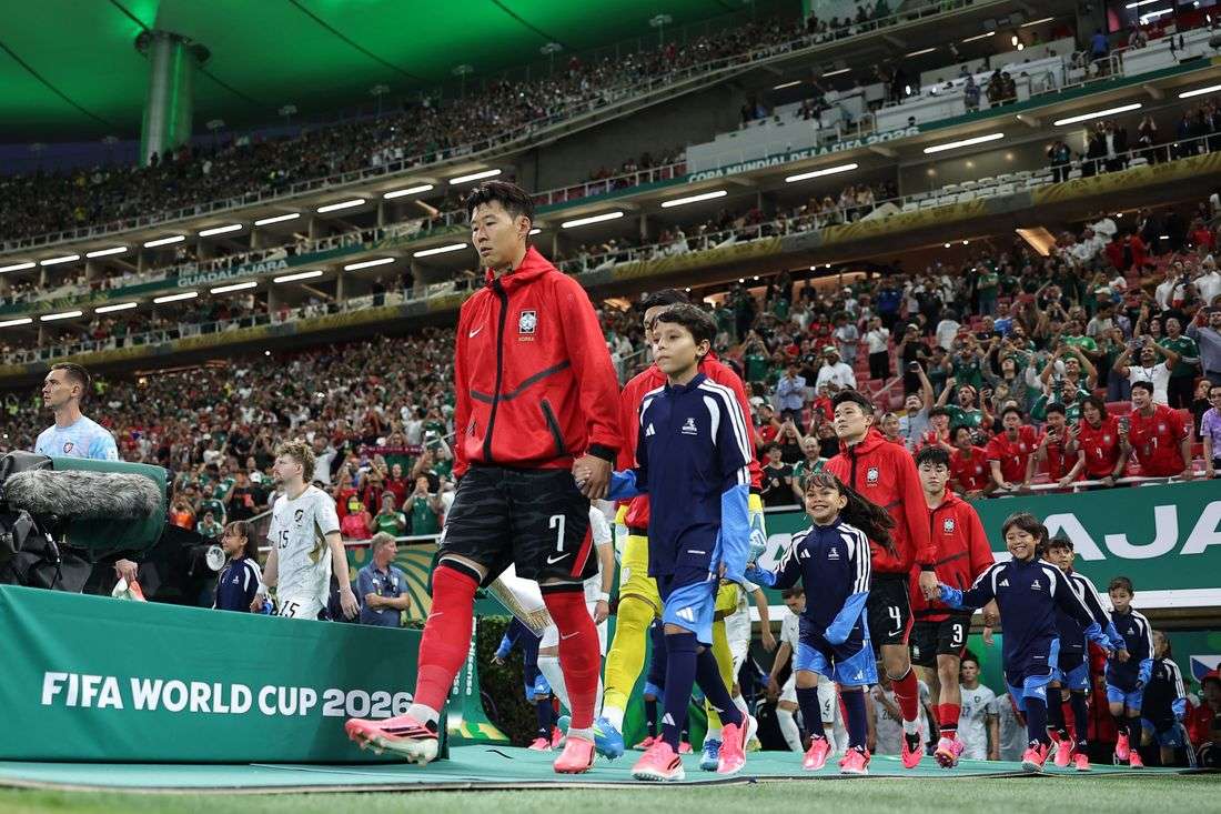 Soccer-South Korea's Son chases history, Sojka starts for Czechs
