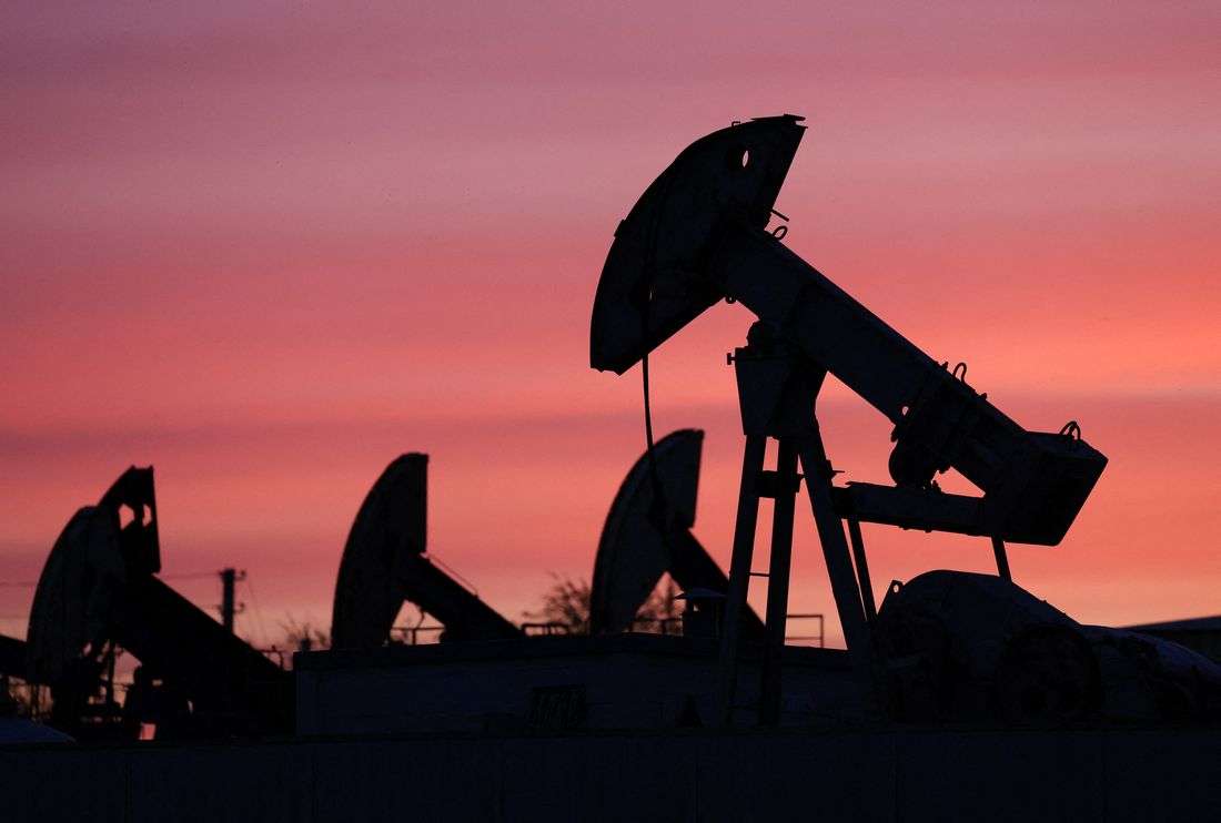 Oil climbs to one-month high as US, Iran step up attacks in Strait of Hormuz
