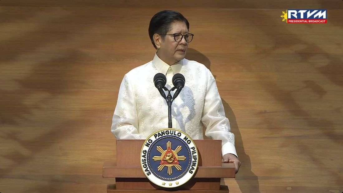 Marcos pays tribute to victims of Tacloban school shooting in SONA