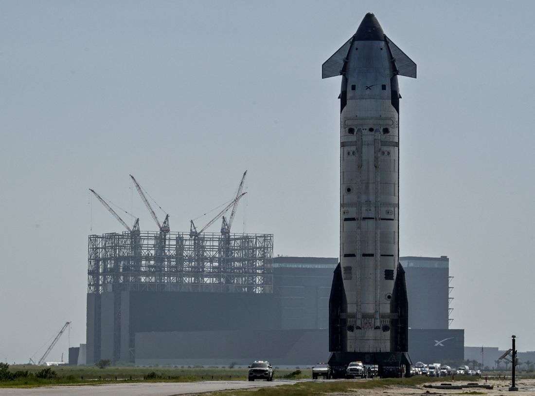 SpaceX launches 13th Starship test, briefly deploys first upgraded Starlinks